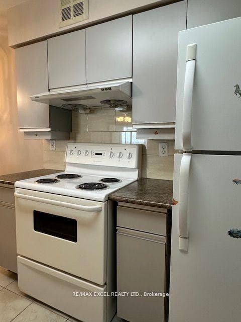 175 Bamburgh Circle Unit 617 photo 9