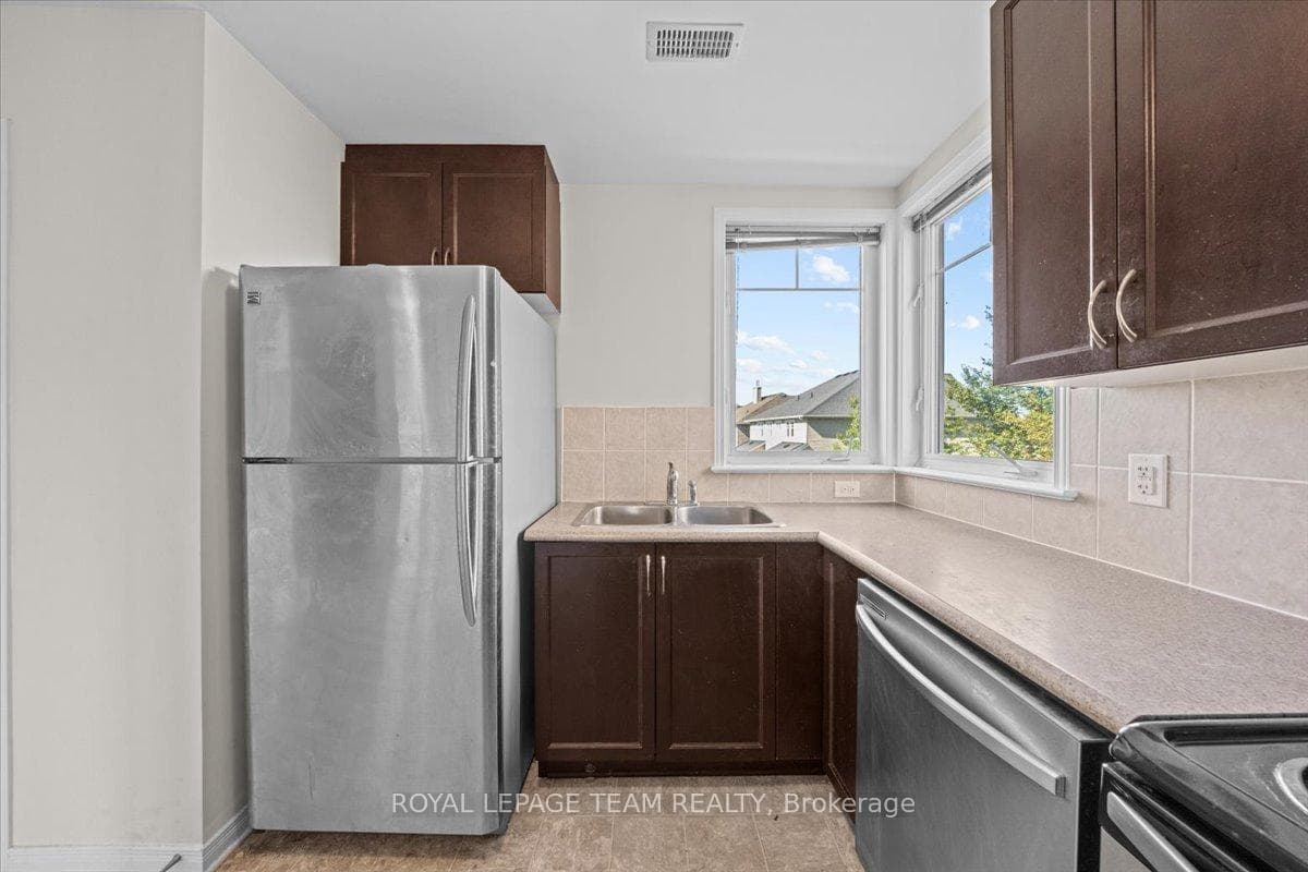 282 ESPIN Heights photo 16