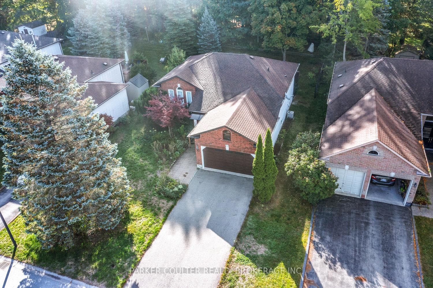 73 Timberland Crescent photo 1