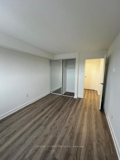 19 Regency Crescent Unit 404 photo 8