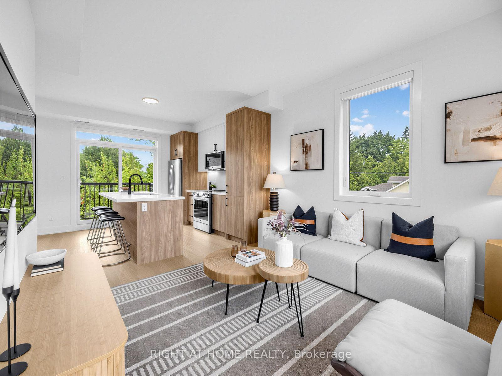 1416 Islington Avenue Unit Unit B photo 1