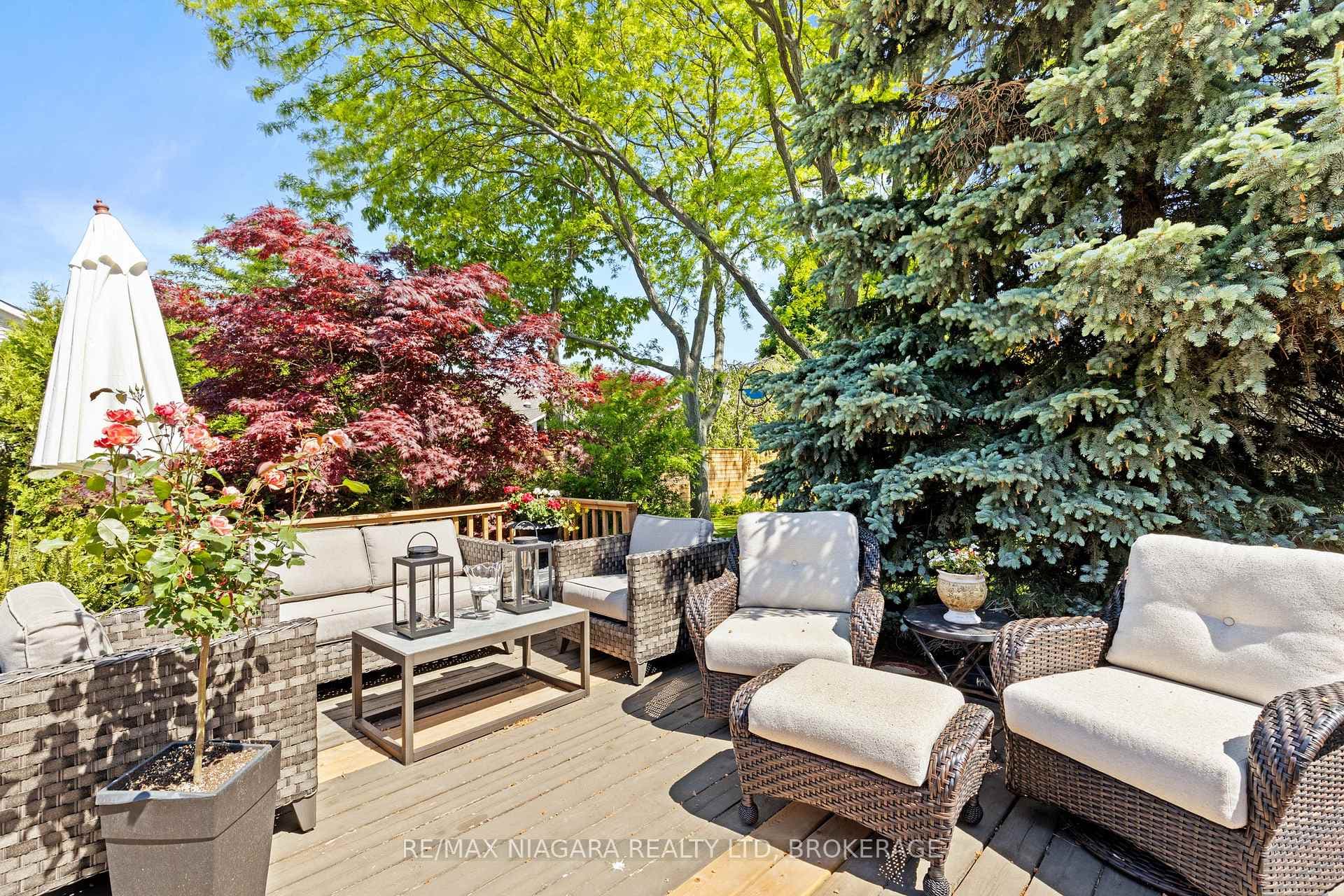 611 Victoria Street photo 3