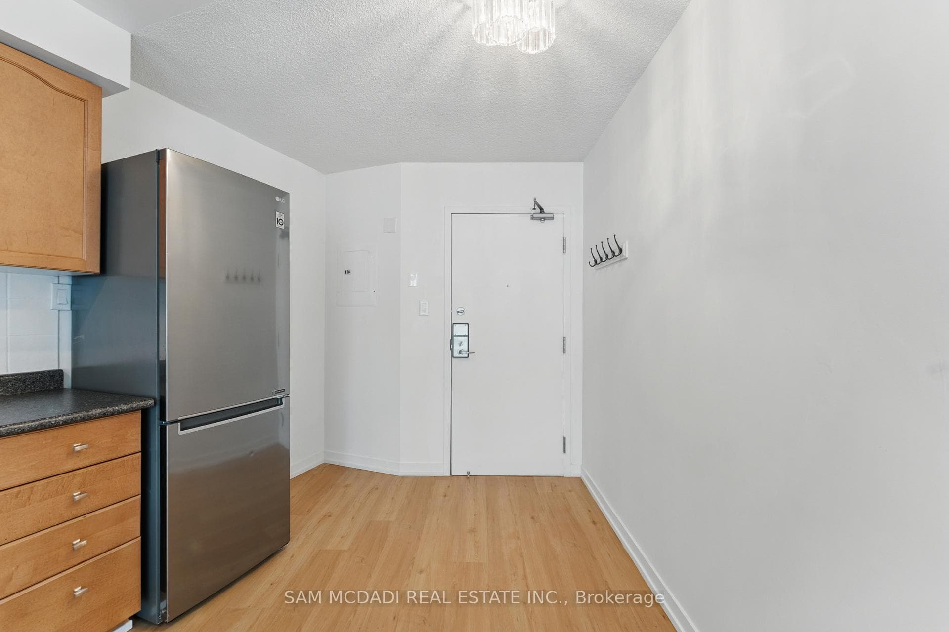 650 Queens Quay Unit 721 photo 4
