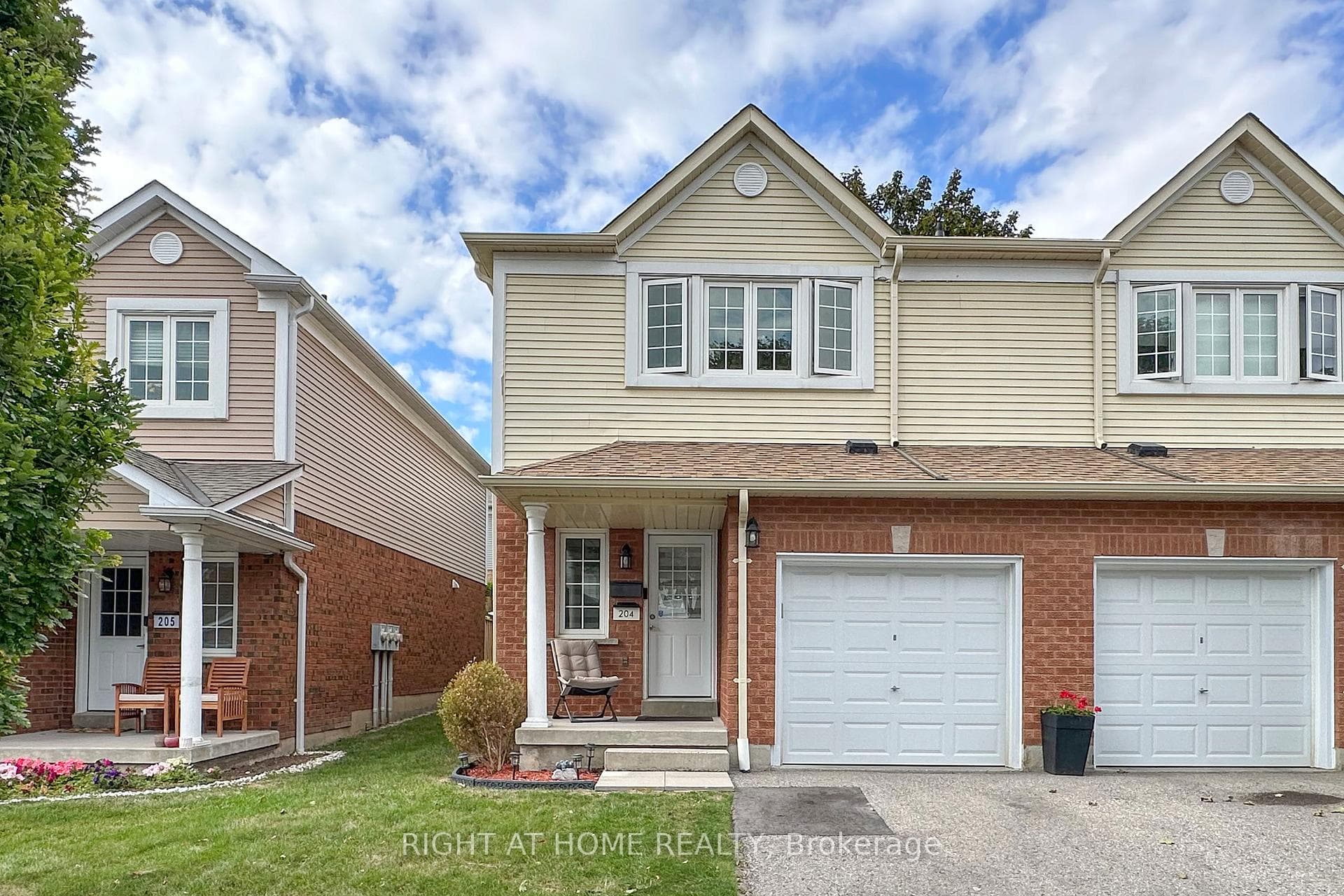 10 Bassett Boulevard Unit 204 photo 1
