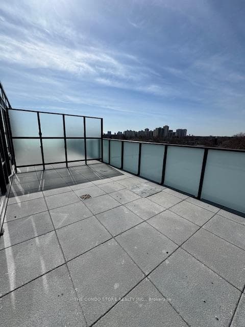 2625 Dundas Street Unit 702 photo 14