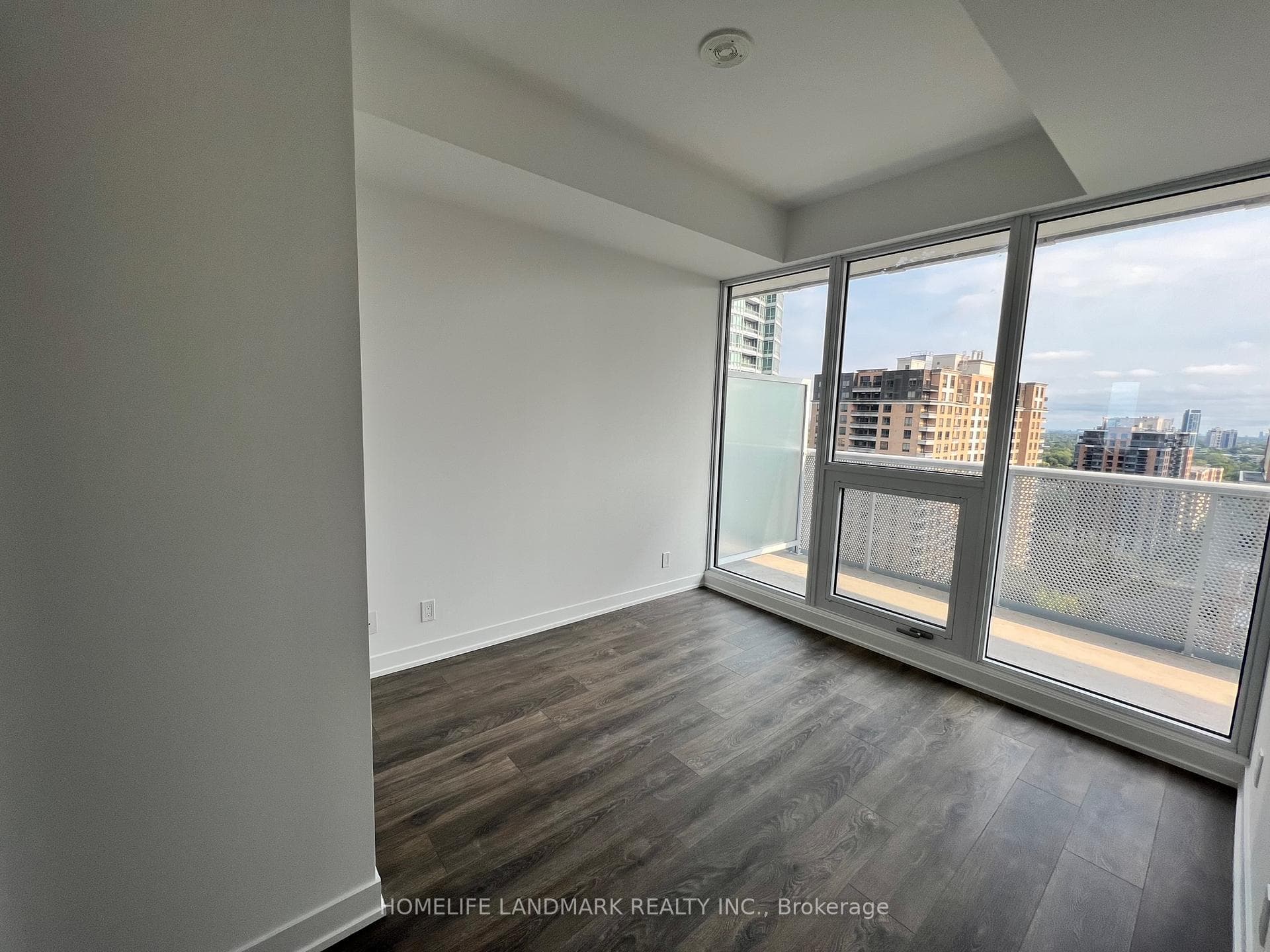 15 Holmes Avenue Unit 1512 photo 6