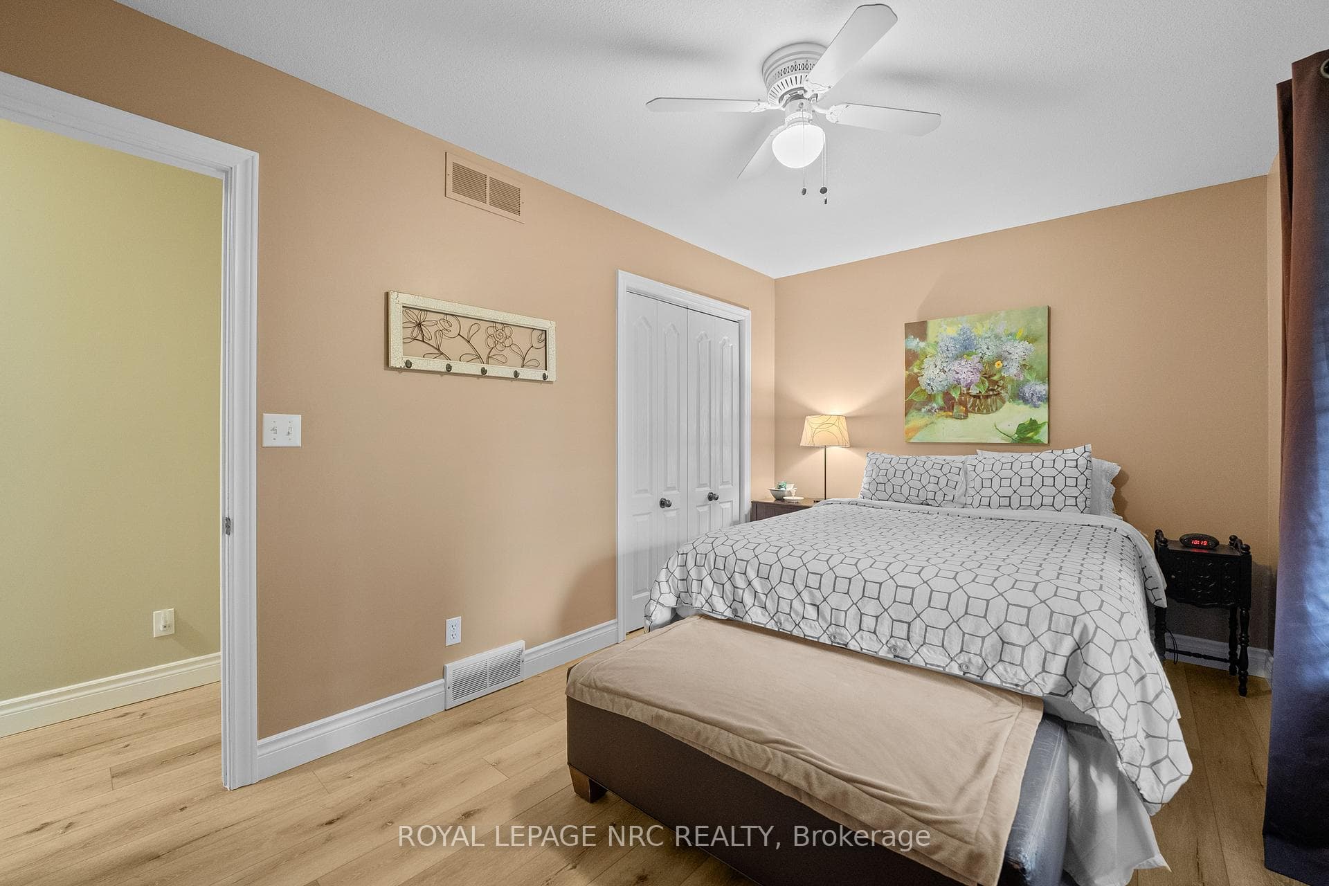 11616 ELIZABETH Crescent photo 18