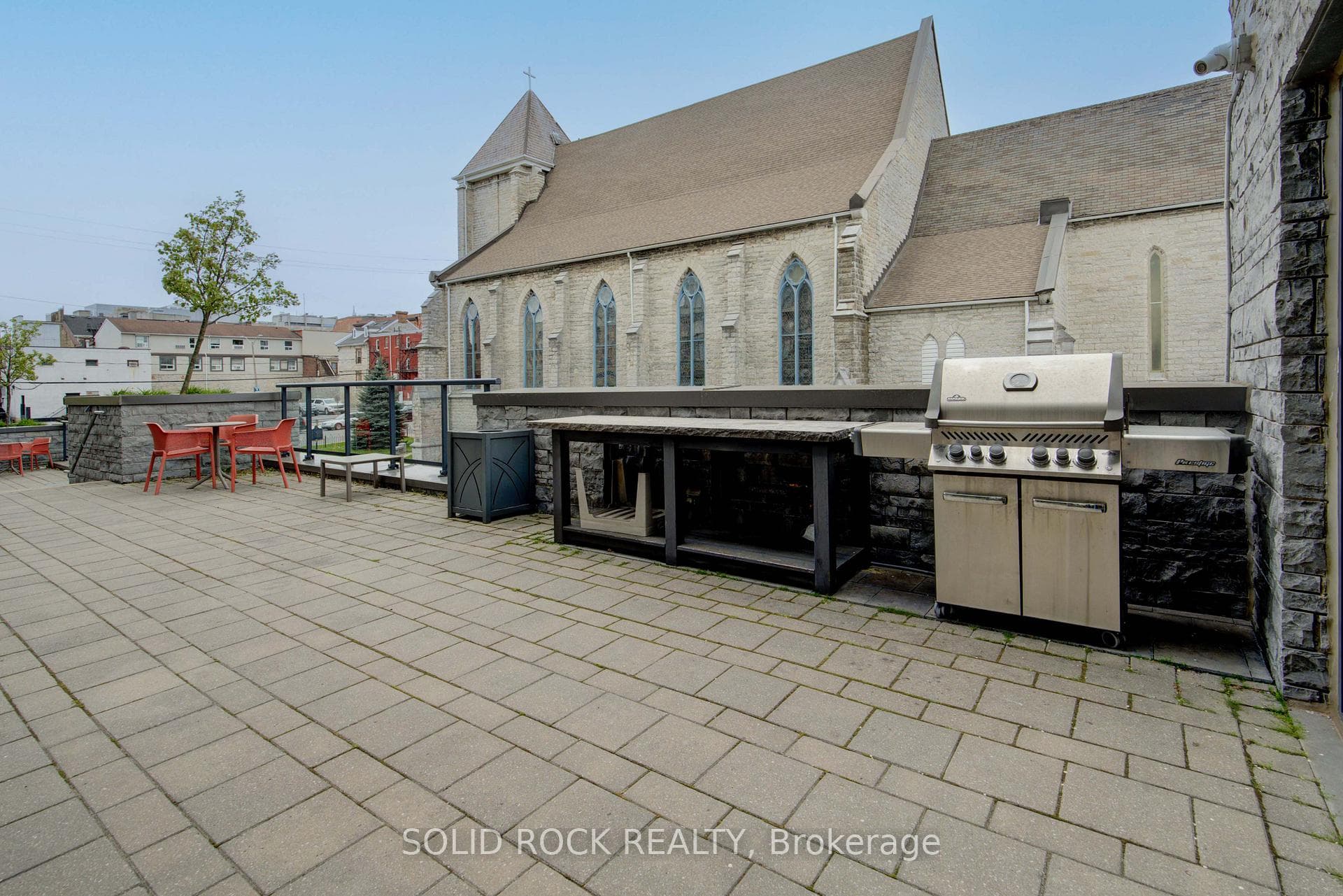 Terrace w/ BBQ