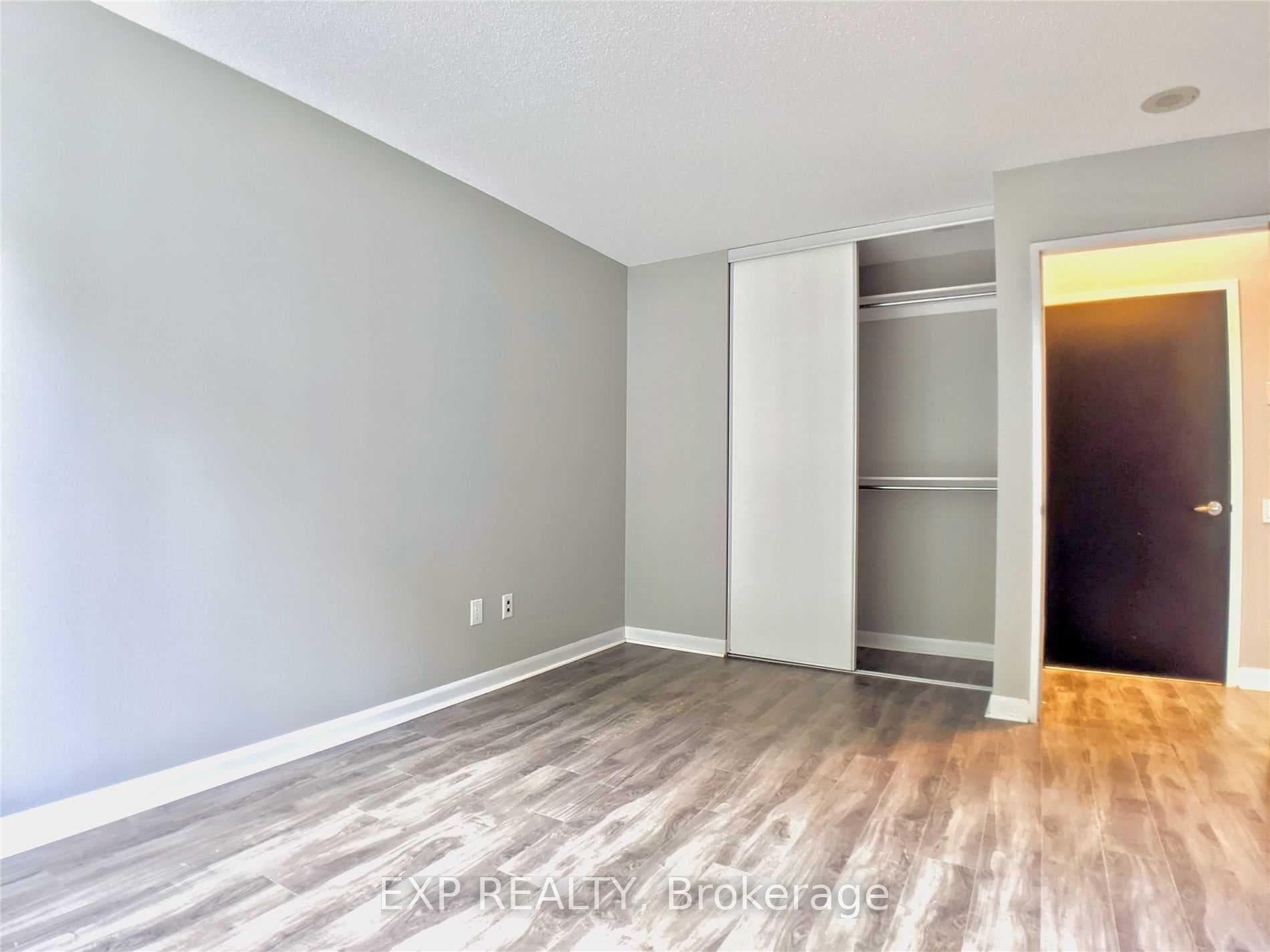 33 Sheppard Avenue Unit 212 photo 8