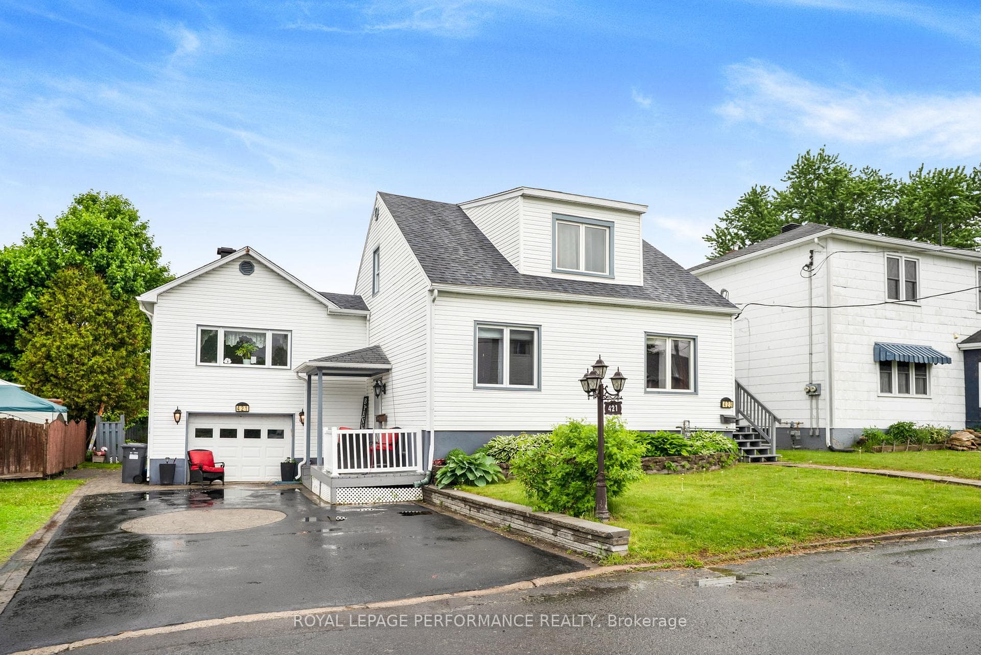 421-423 GARNEAU Street photo 1