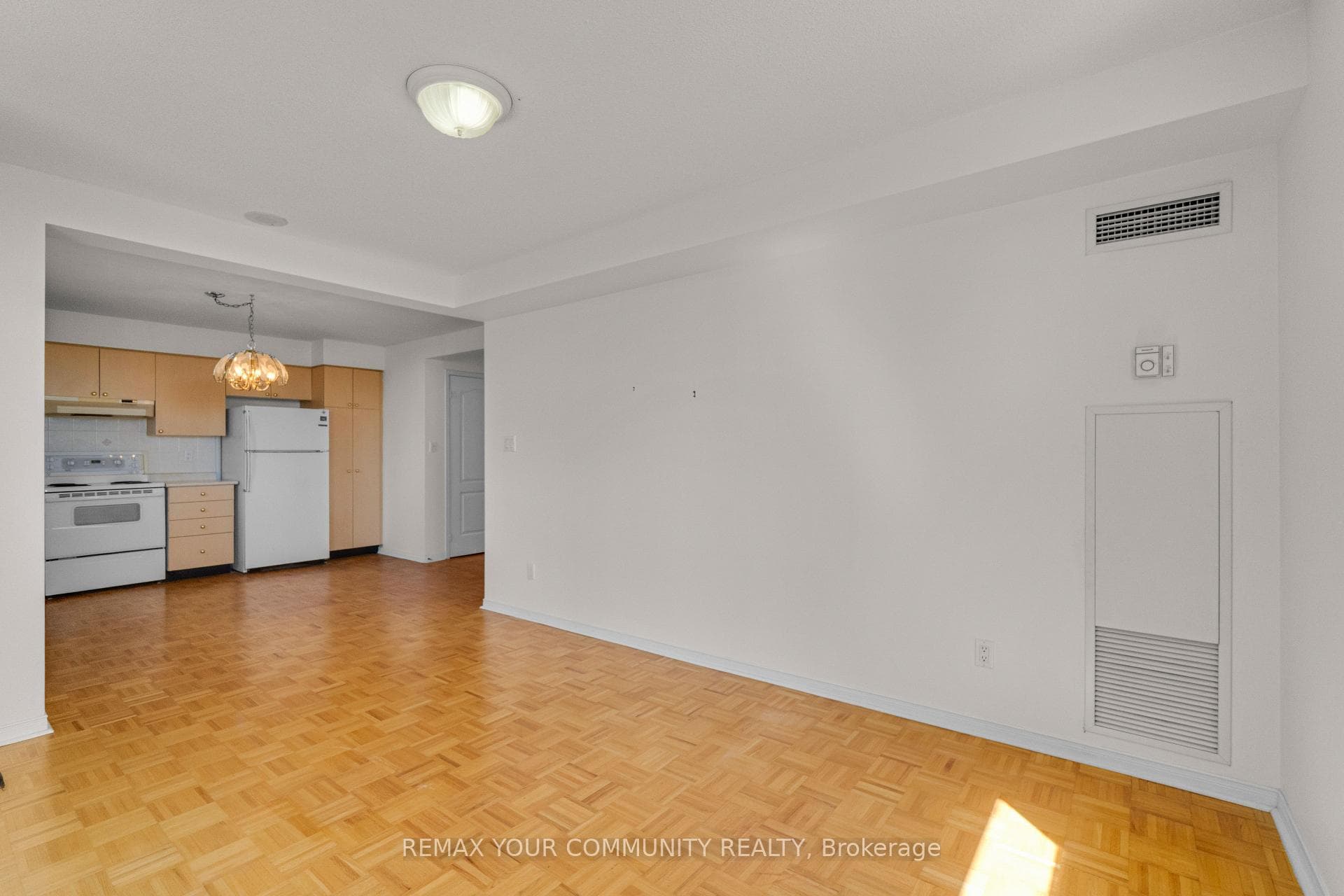 7373 Martin Grove Road Unit 423 photo 15