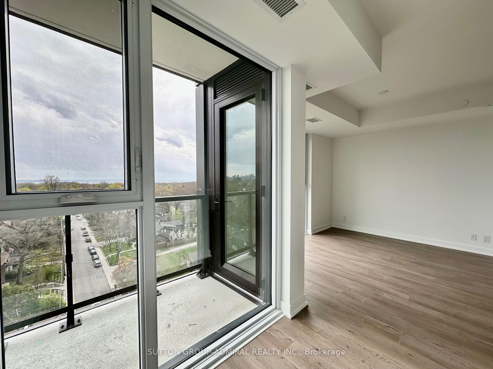 1660 Bloor Street Unit 903 photo 13