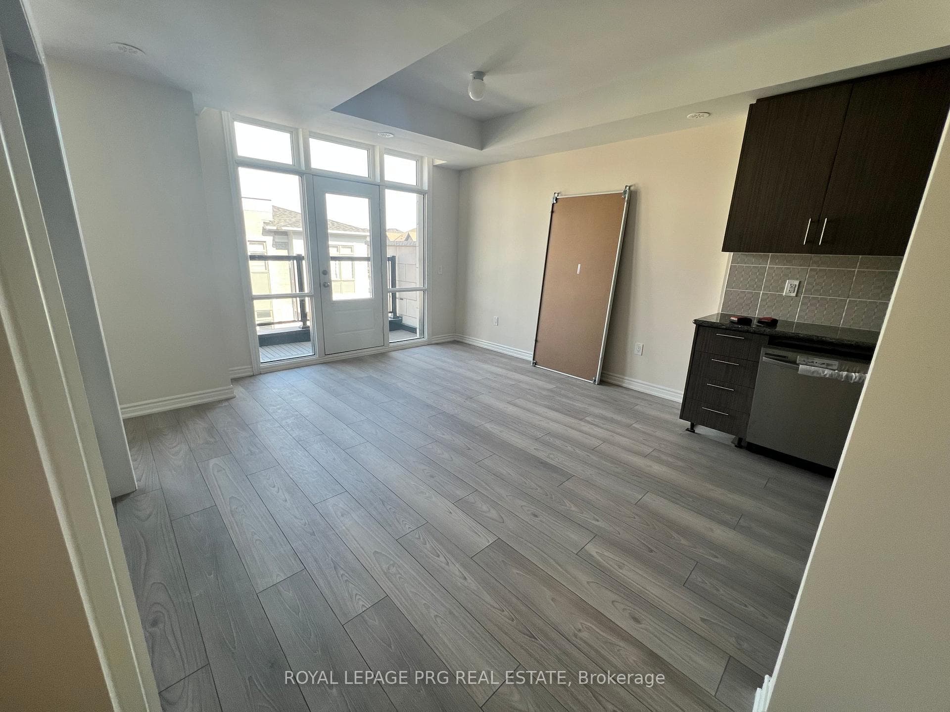 30 Halliford Place Unit 208 photo 3