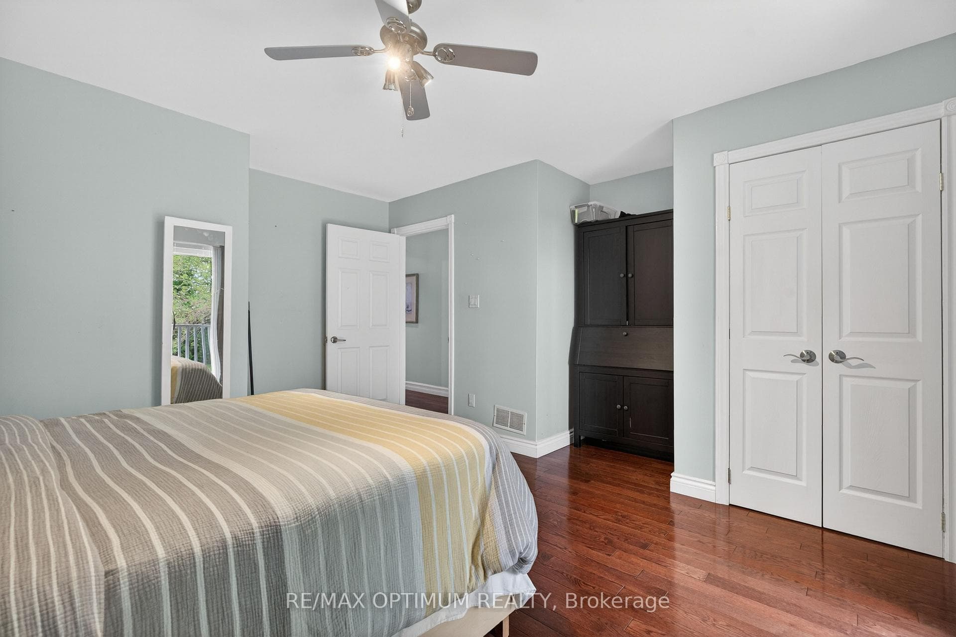 529 Campbellville Road photo 23