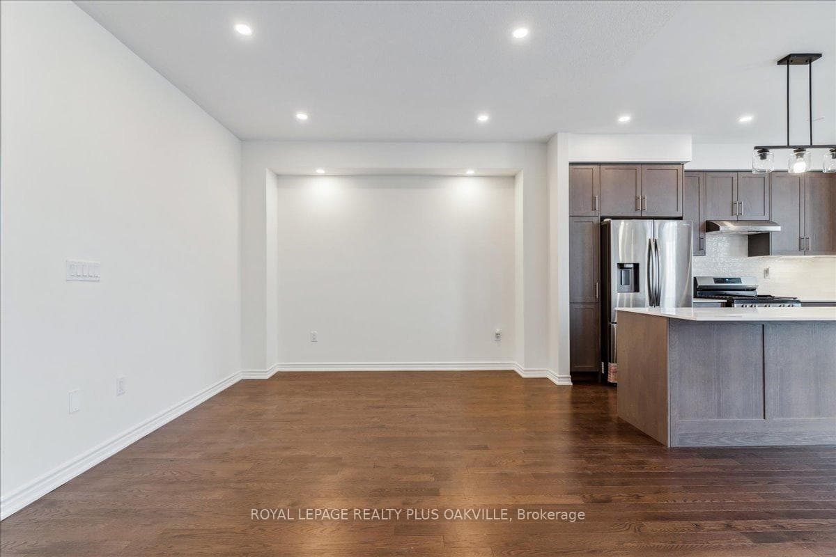 442 Bergamot Avenue photo 10