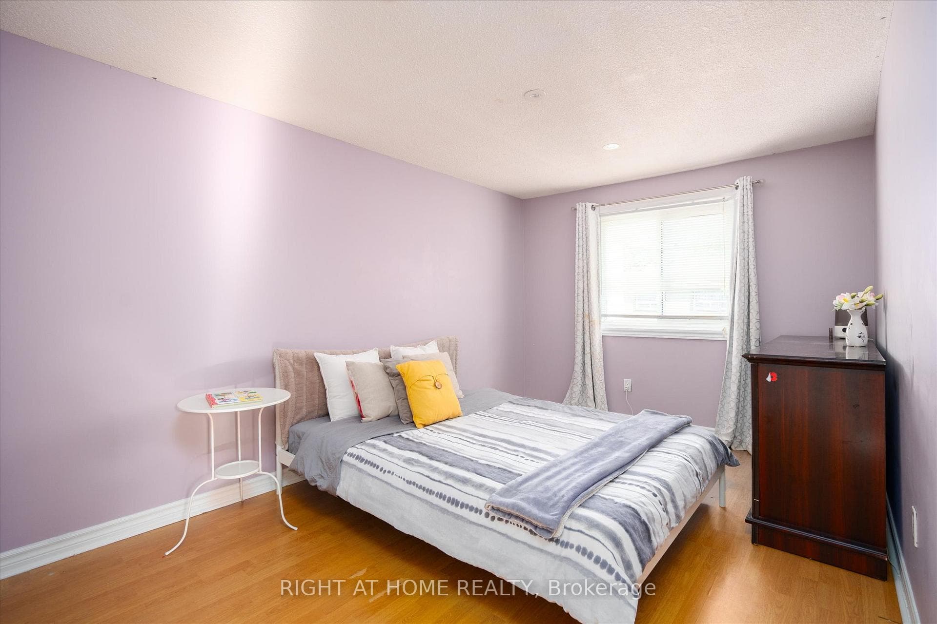 1306 Fenelon Crescent photo 14