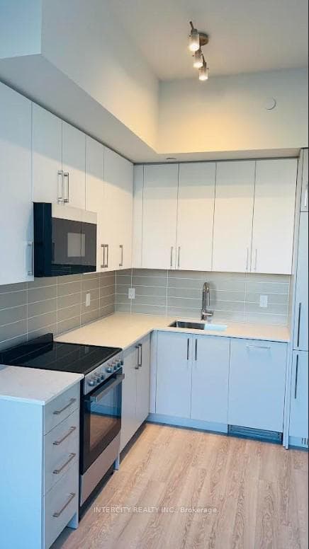 2075 King Road Unit 512 photo 9