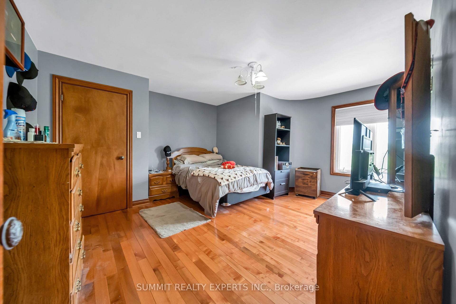 7728 Mayfield Road photo 21