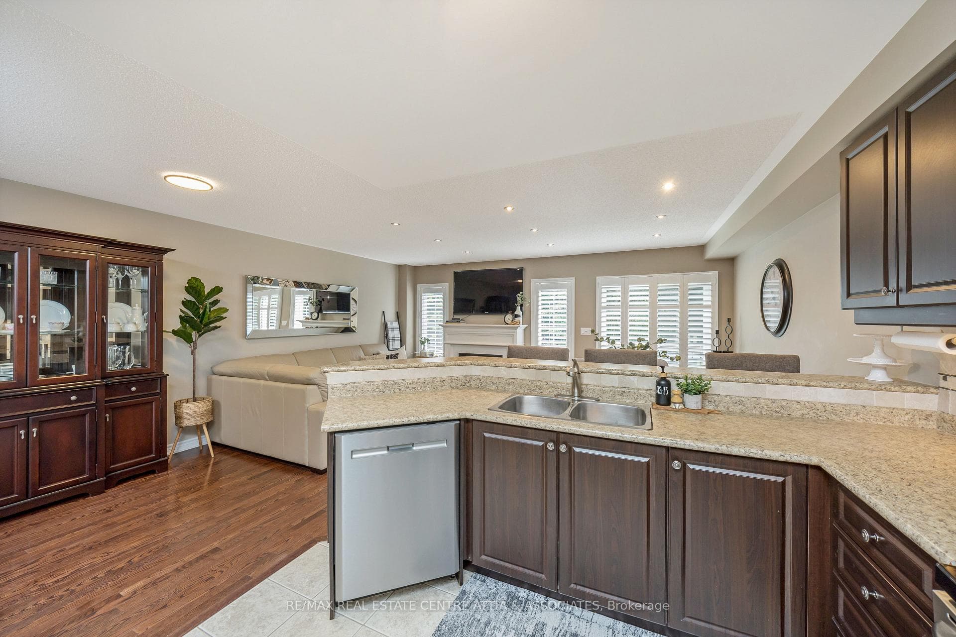 620 Ferguson Drive Unit 32 photo 13