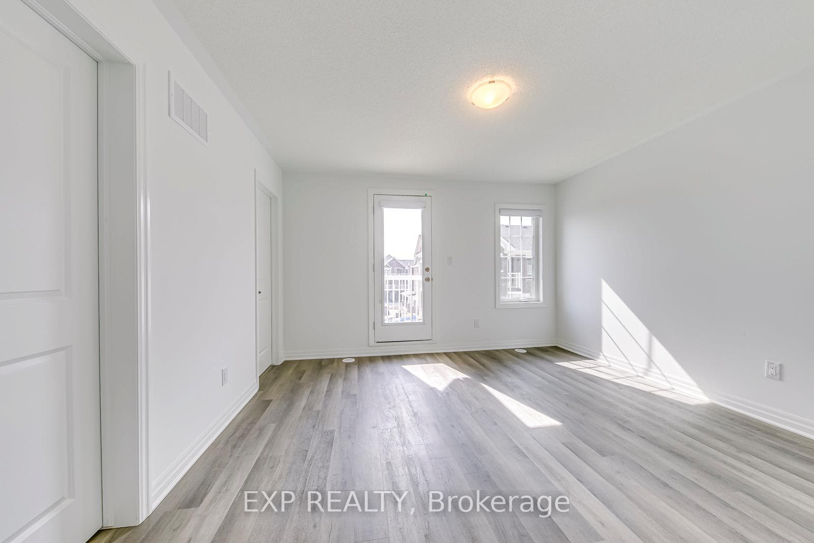 1317 Leriche Way Unit 18 photo 28