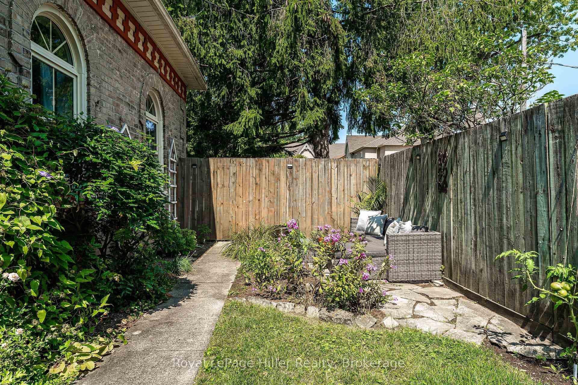 23 Grant Street photo 37