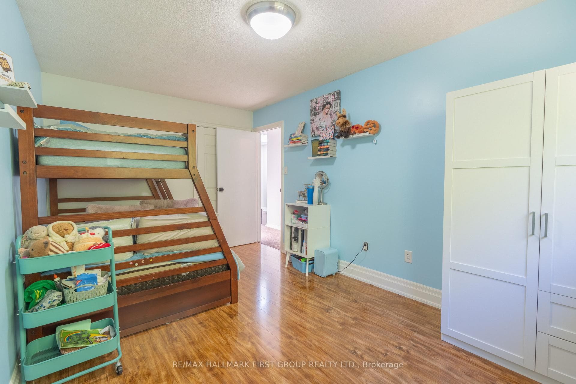 683 Grandview Drive photo 28