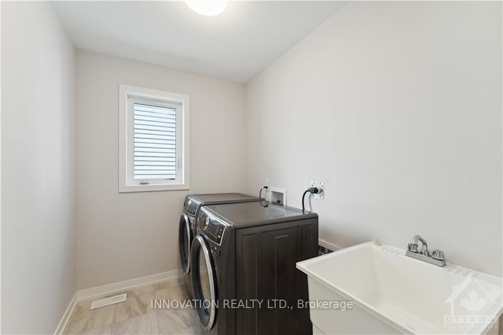 769 DERREEN Avenue photo 20