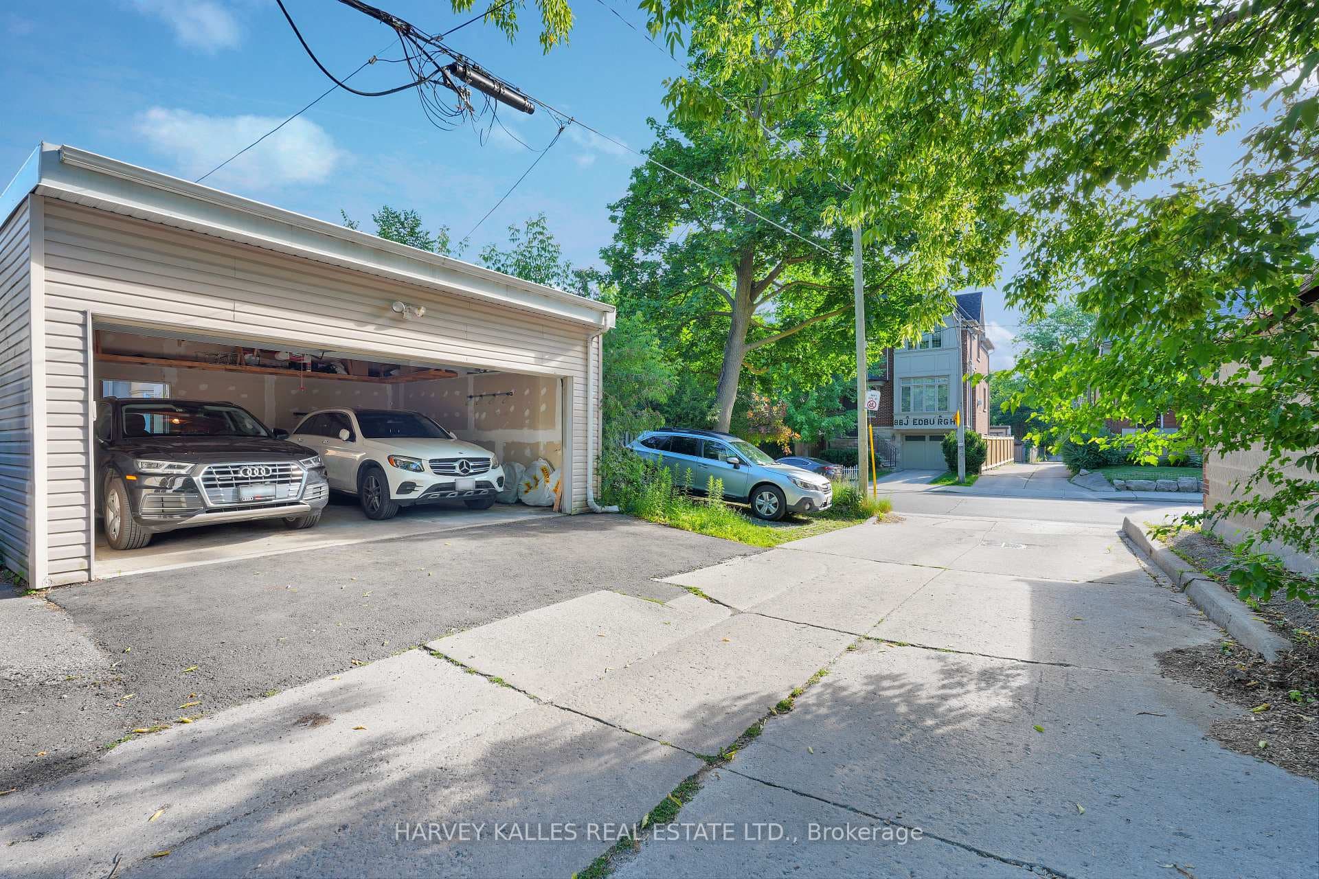 86 Woburn Avenue photo 33