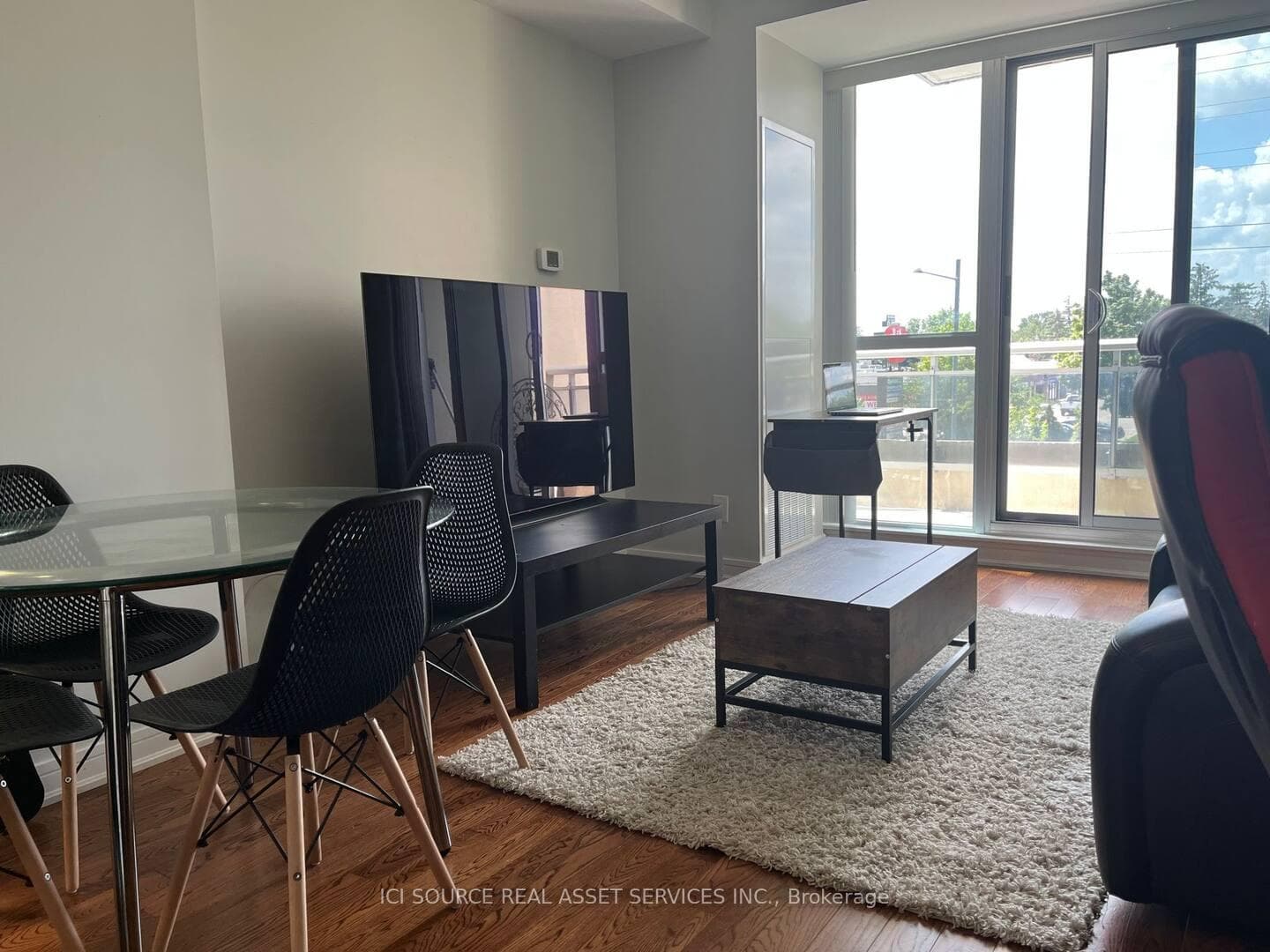 9191 Yonge Street Unit 206 photo 1
