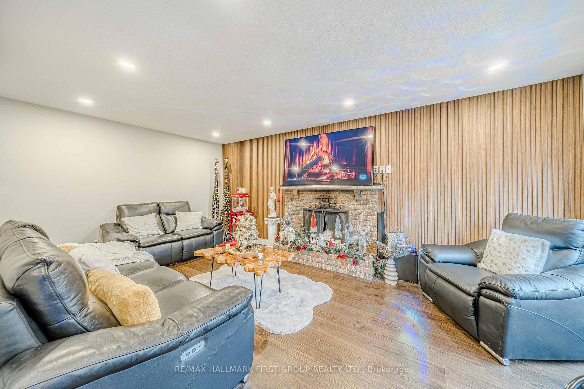 36 MILNER Crescent photo 11