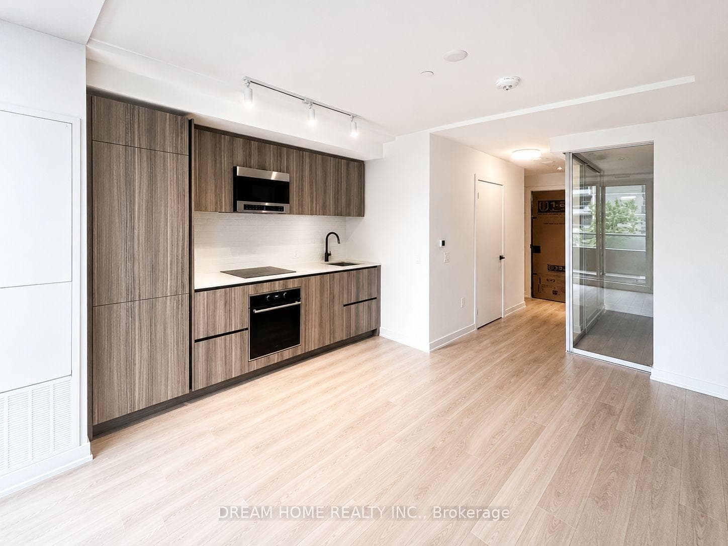 127 Broadway Avenue Unit 210 photo 4