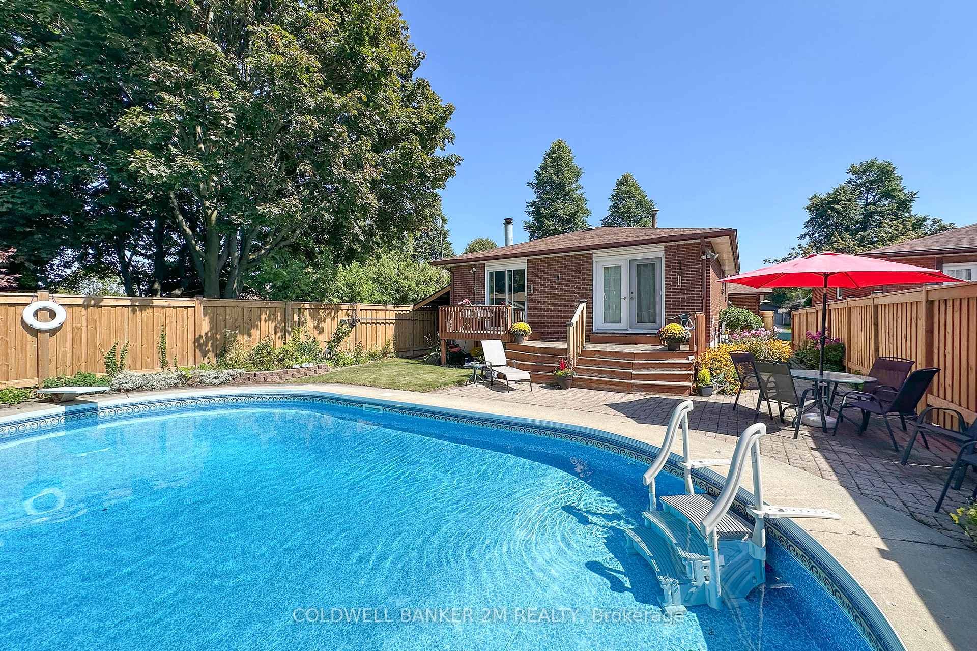 204 Madawaska Avenue photo 32