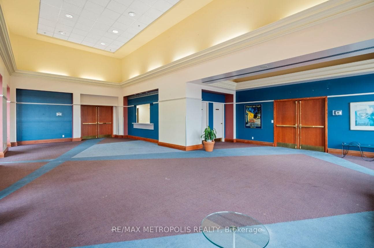 8 Lee Centre Drive Unit 2101 photo 23