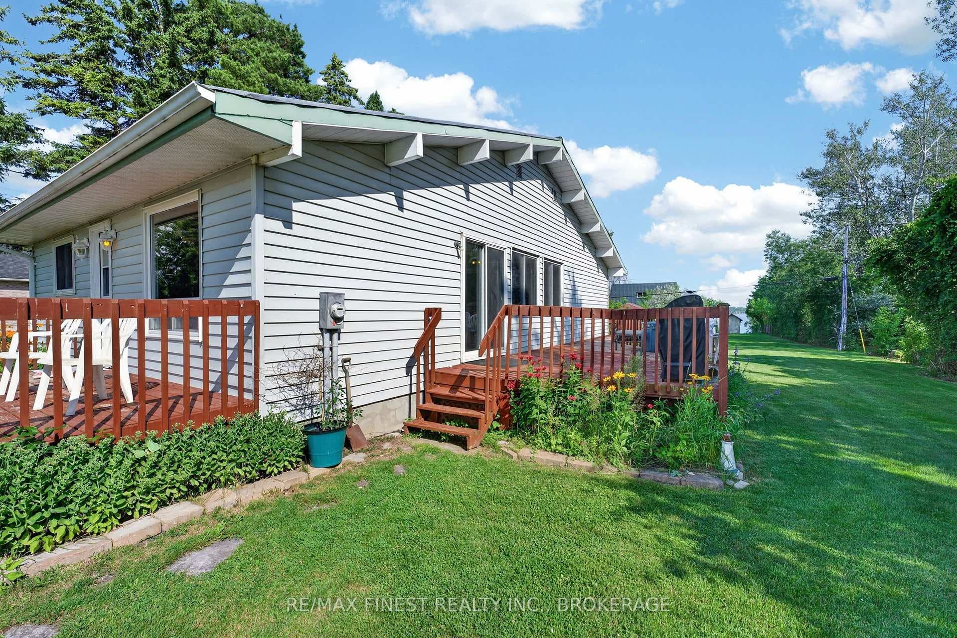 54 Bayview Drive photo 25