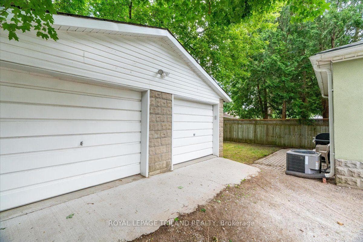 133 Wilson Avenue photo 27