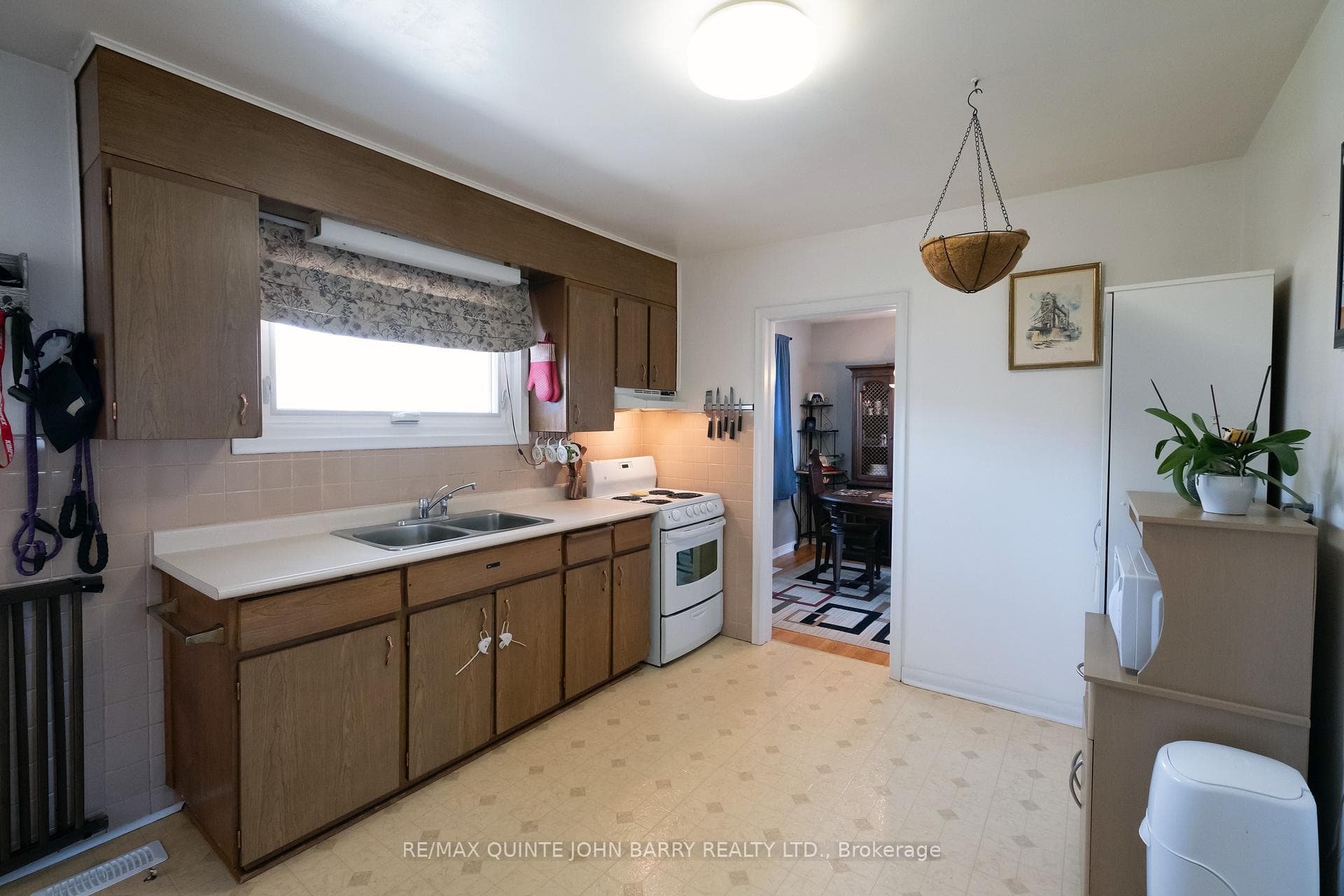 37 Scott Avenue photo 15