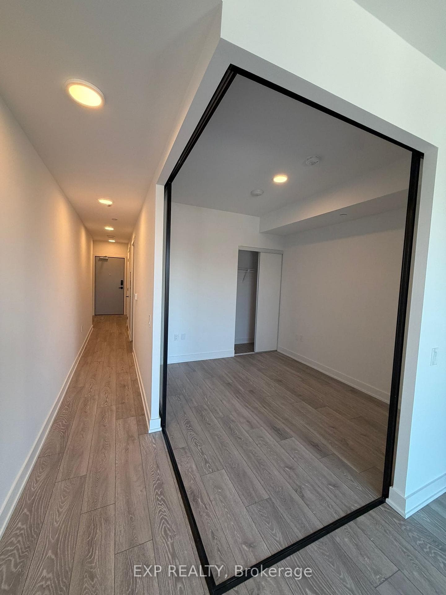 758 Dovercourt Road Unit 410 photo 2