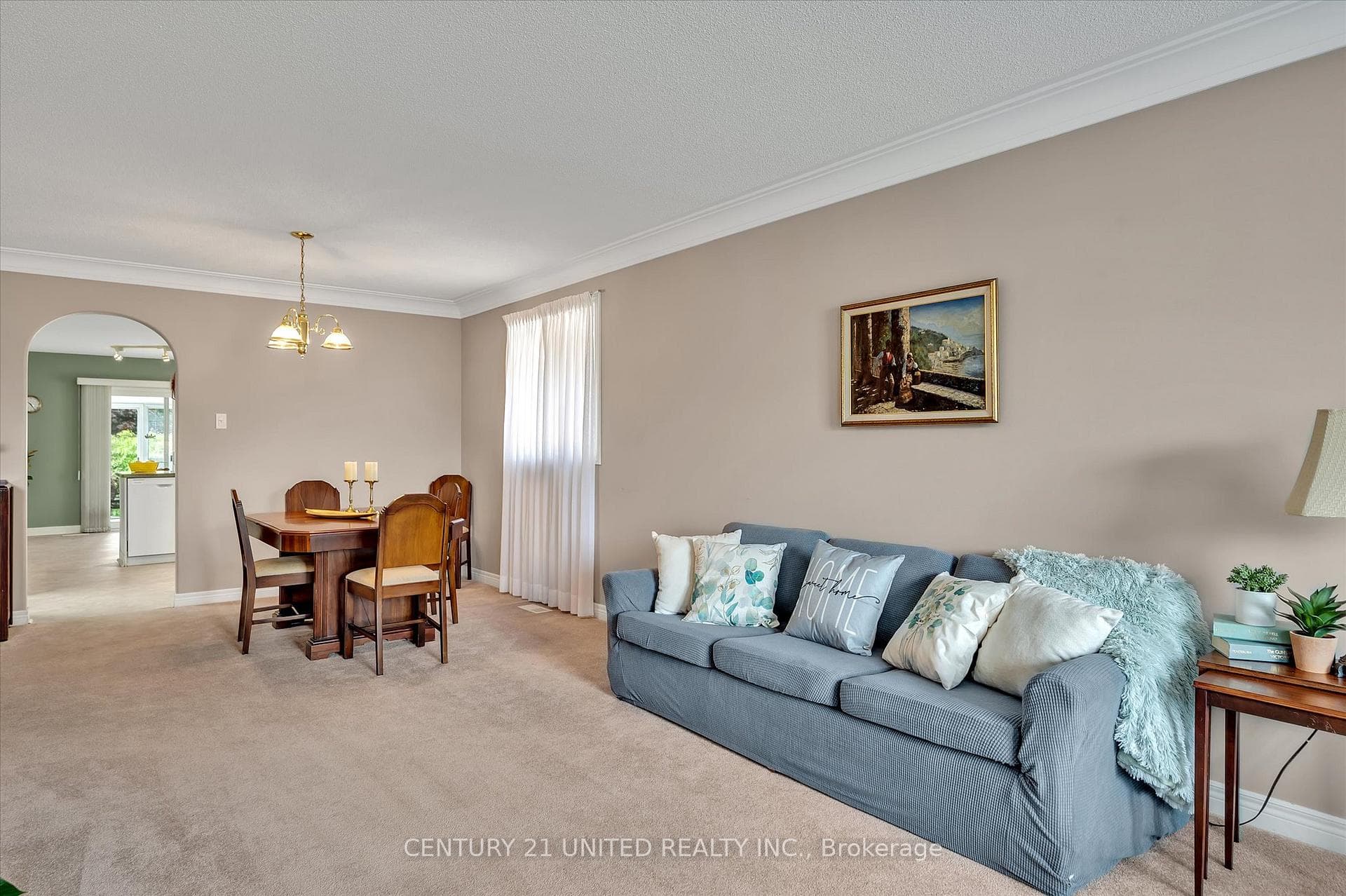 1329 White Crescent photo 9