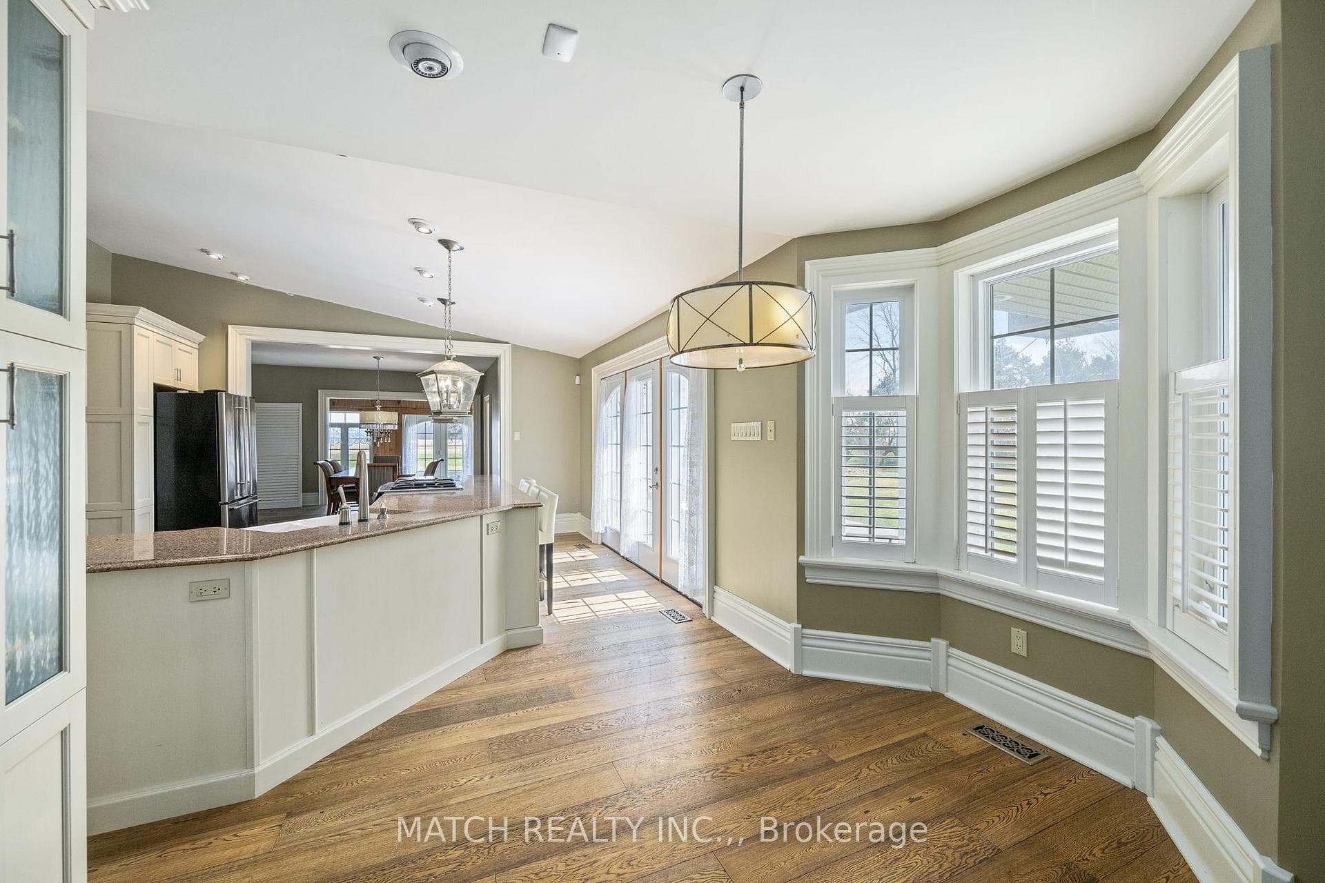 23899 Dundonald Road photo 31