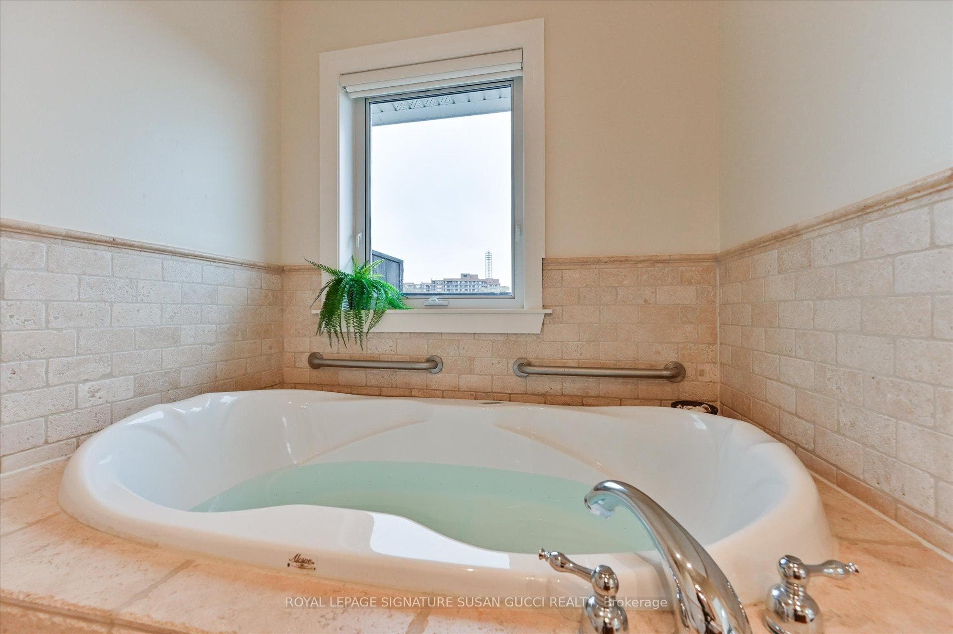 Deep Soaker Tub