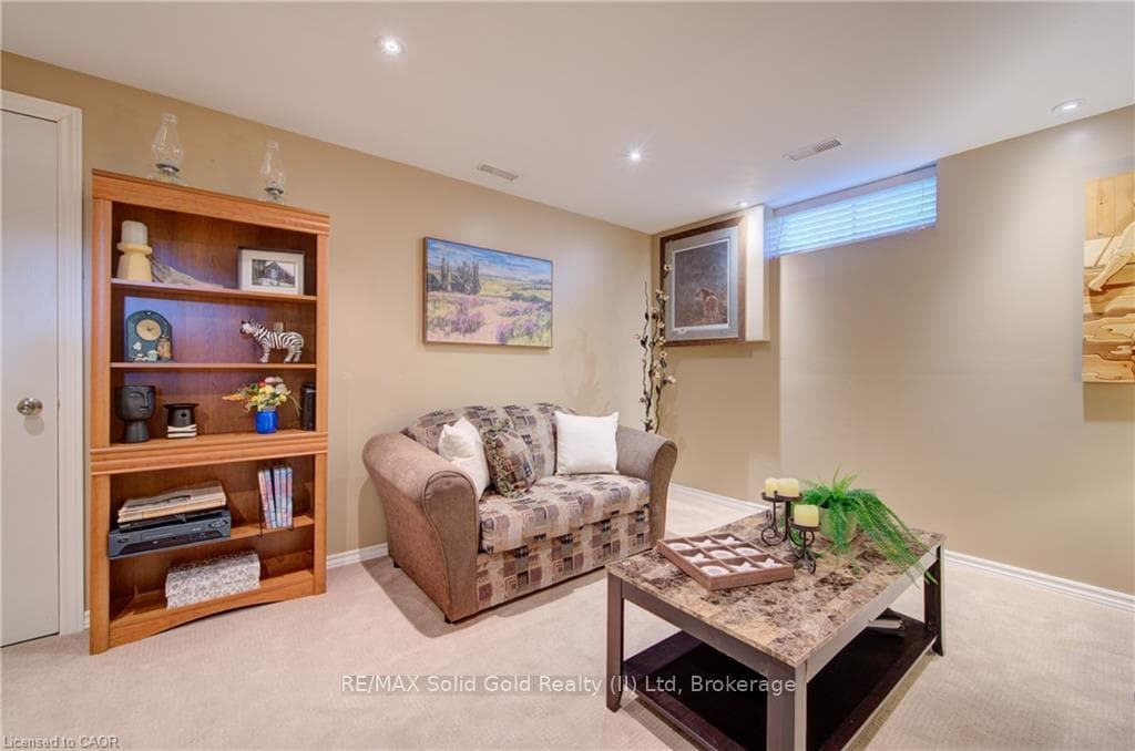 83 William Street photo 34