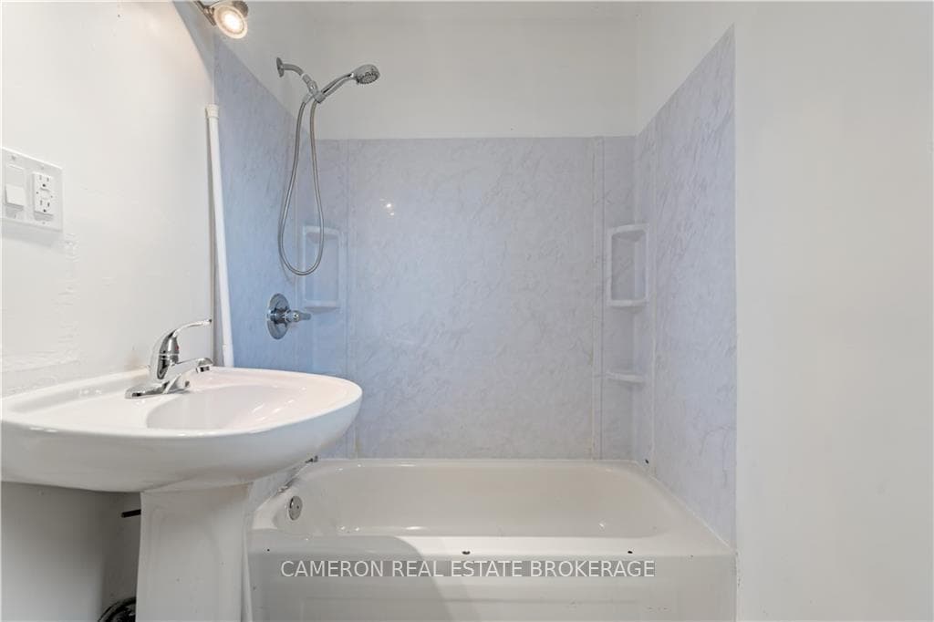 45 LEFEBVRE Avenue Unit A photo 28