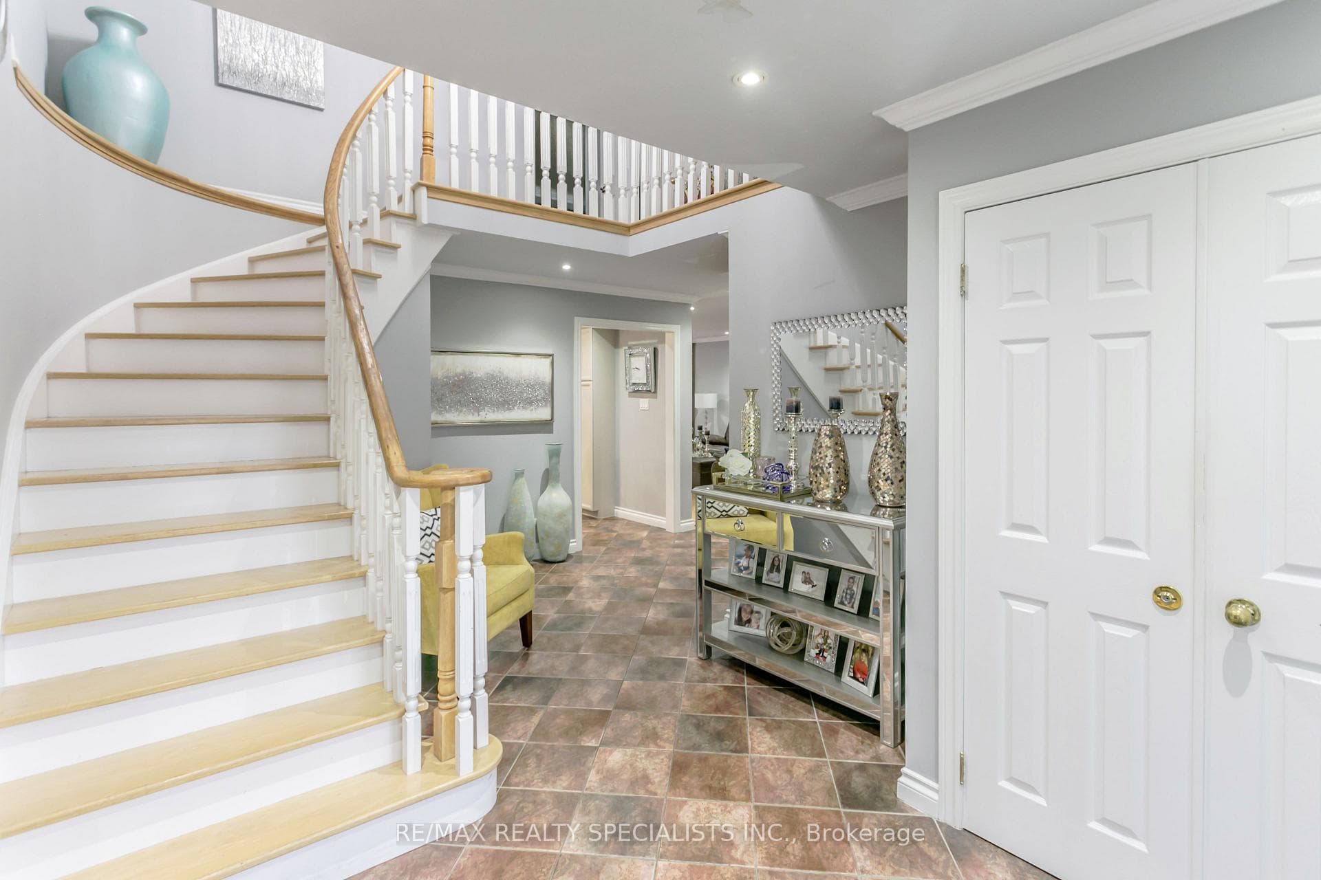 49 Simms Drive photo 3