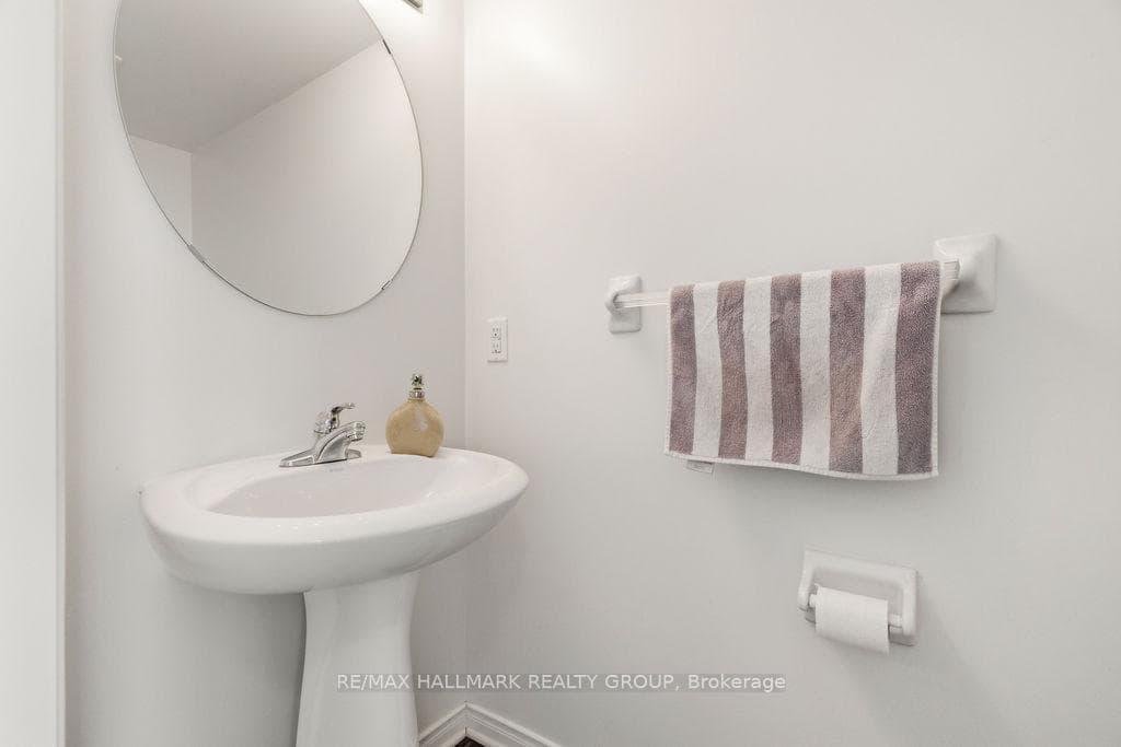 79 Chesapeake Crescent photo 4