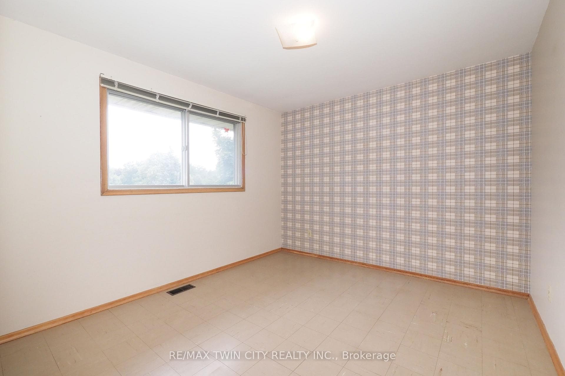 401 Forest Hill Drive photo 31