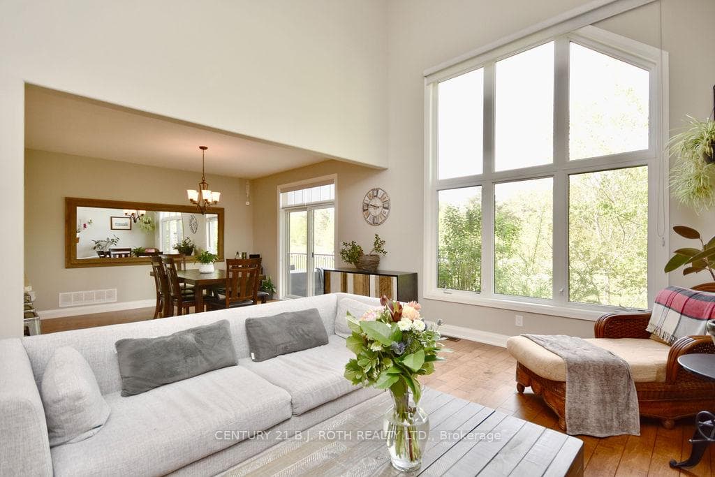 32 Landscape Drive photo 12