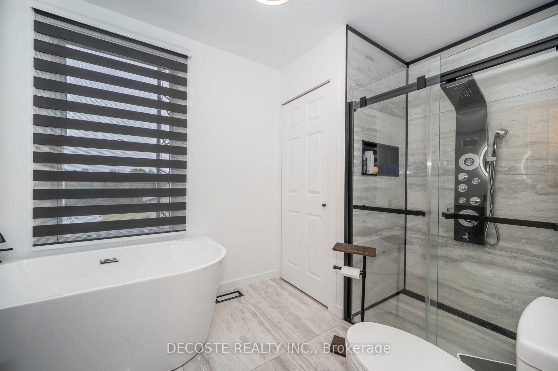 Beautiful 4 pcs bathroom w/heated flooring