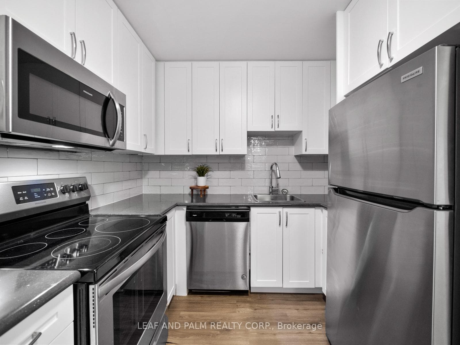 135 Atherley Road Unit B102 photo 5