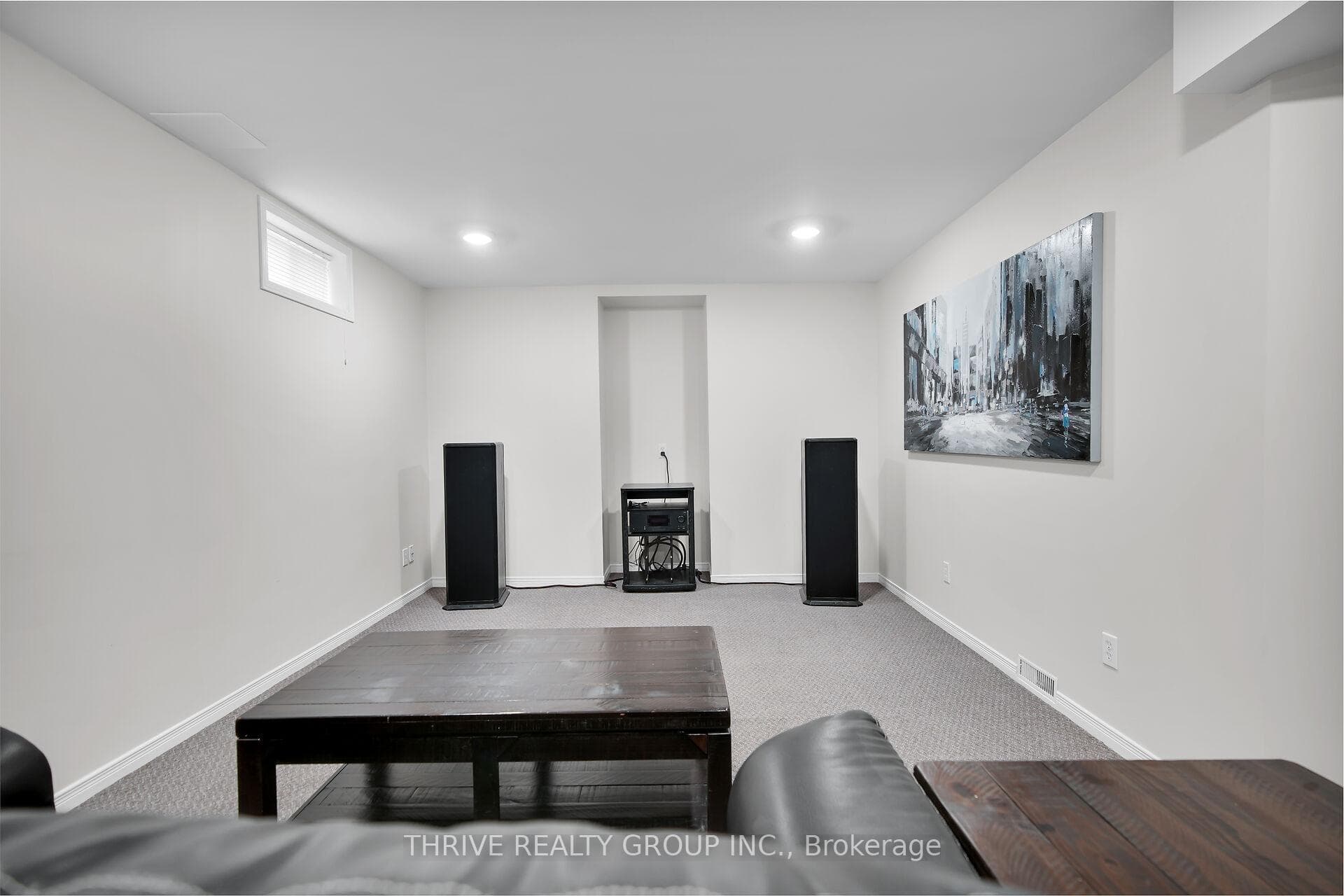 850 CRESTHAVEN Crescent photo 40