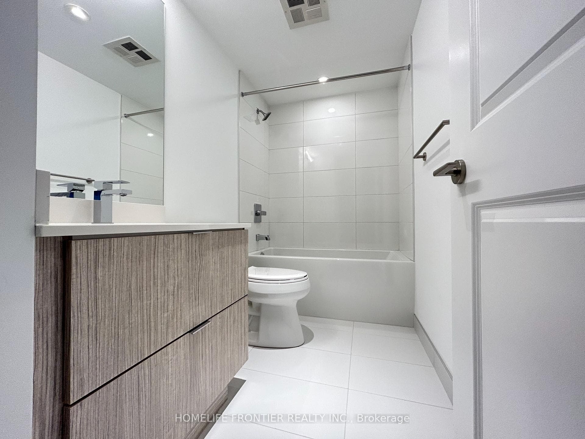 395 Bloor Street Unit 3806 photo 15
